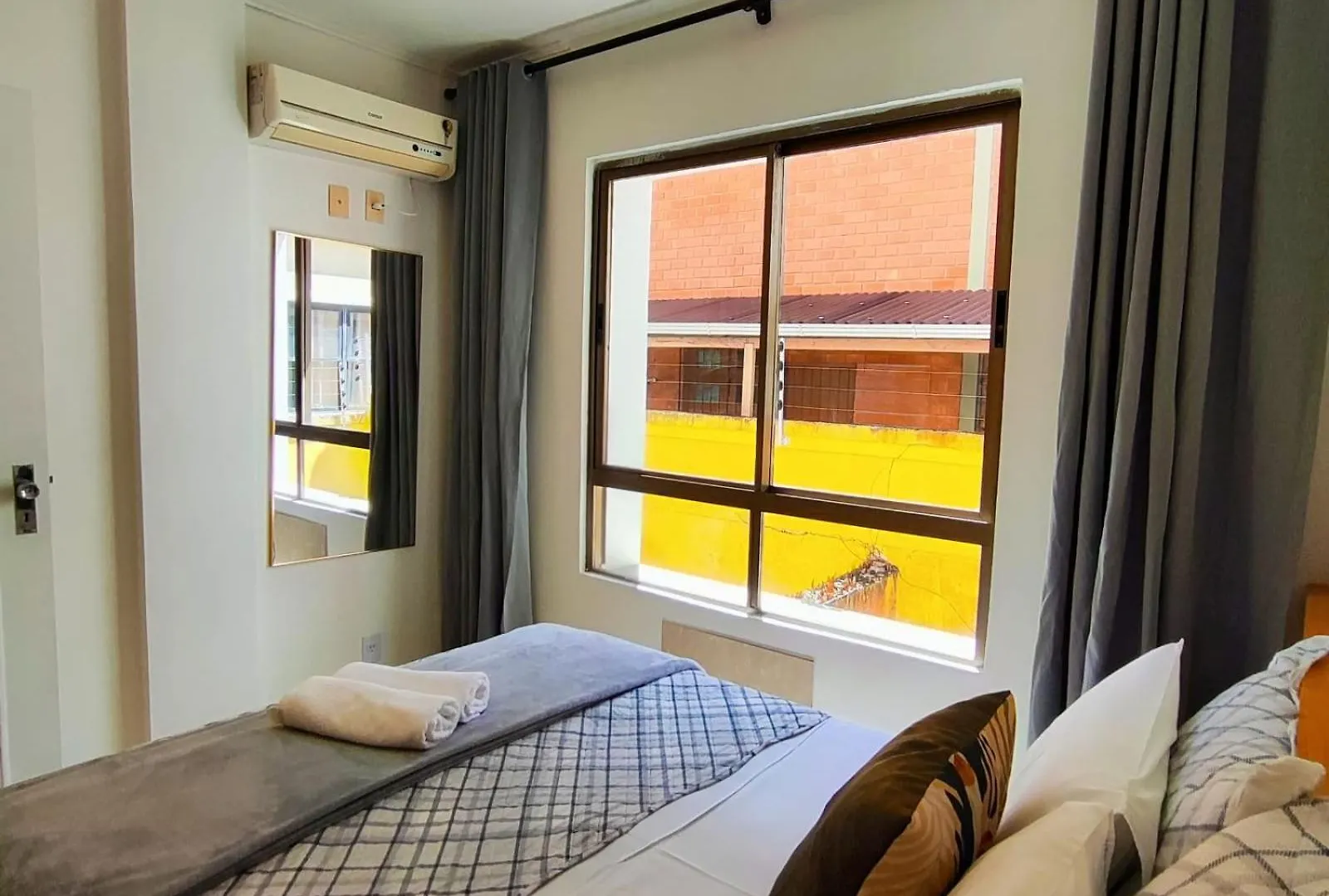 *** Apartahotel Lexus Beira Mar - Apartamentos Florianópolis Brasil